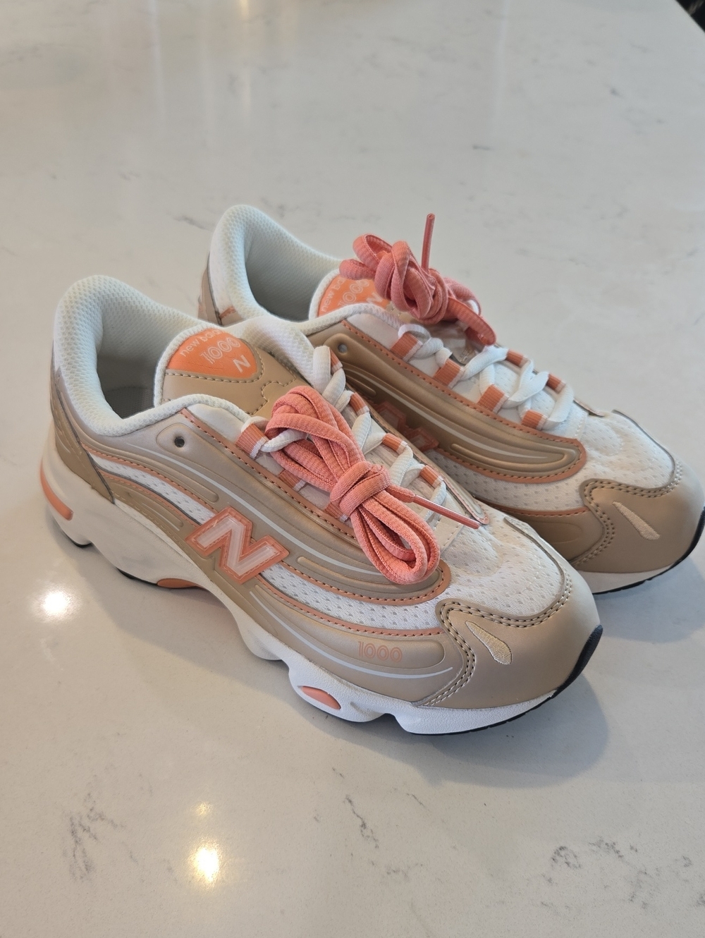 New Balance 1000 Kids Size 3 - Sneakers Cream Peach Gold